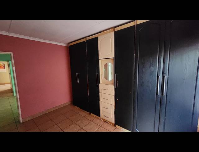 4 BEDROOM FREESTANDING FOR SALE IN ALLANDALE